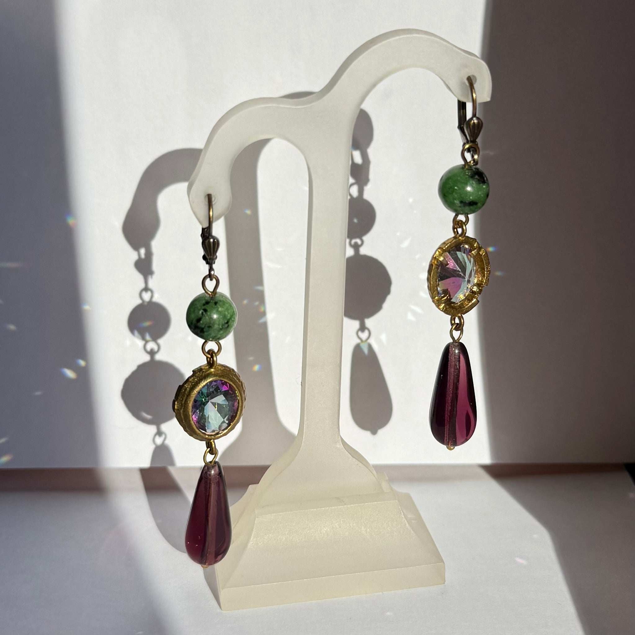 Elegant & vintage earrings with purple long drop