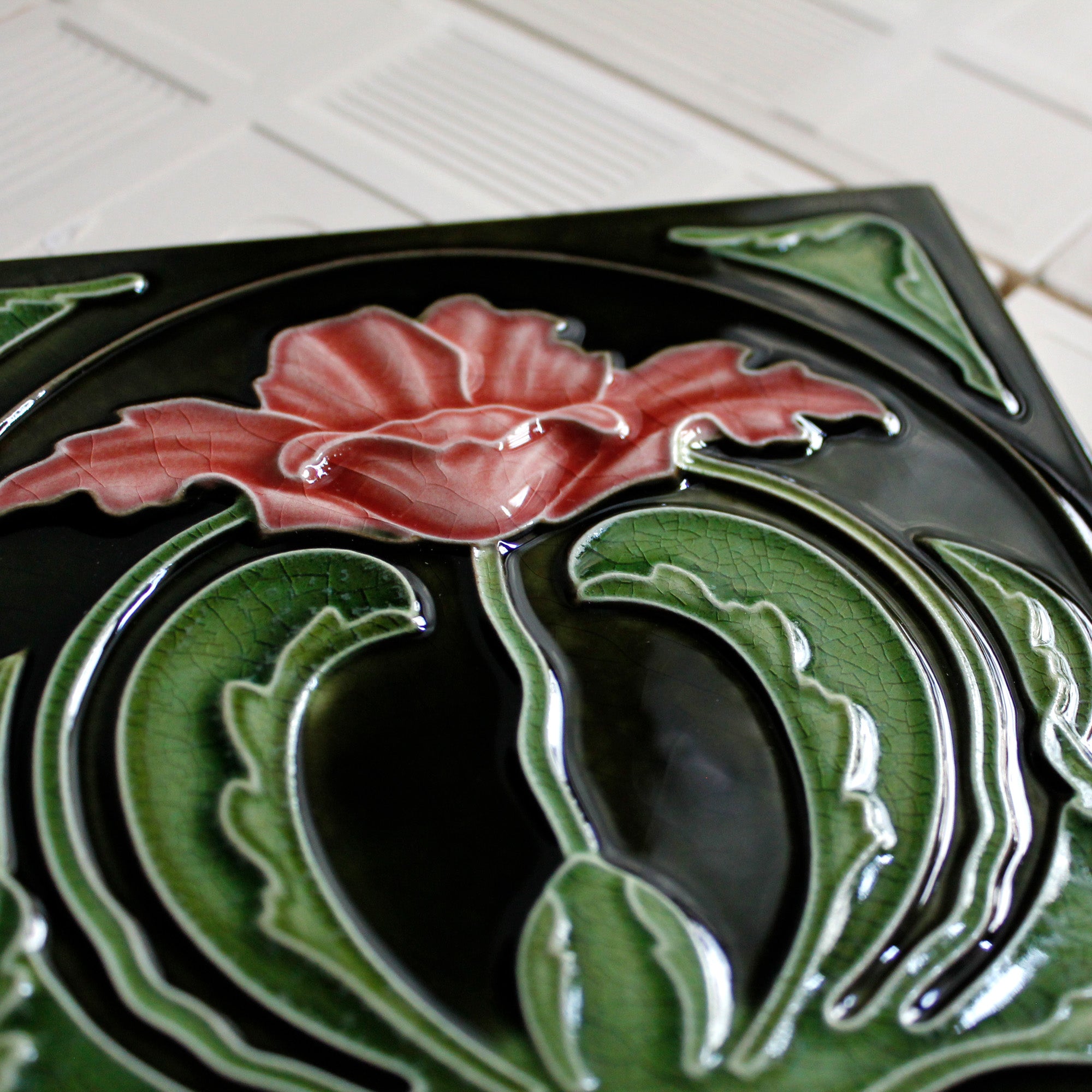 Dekoratīva keramikas flīze Rozā zieds