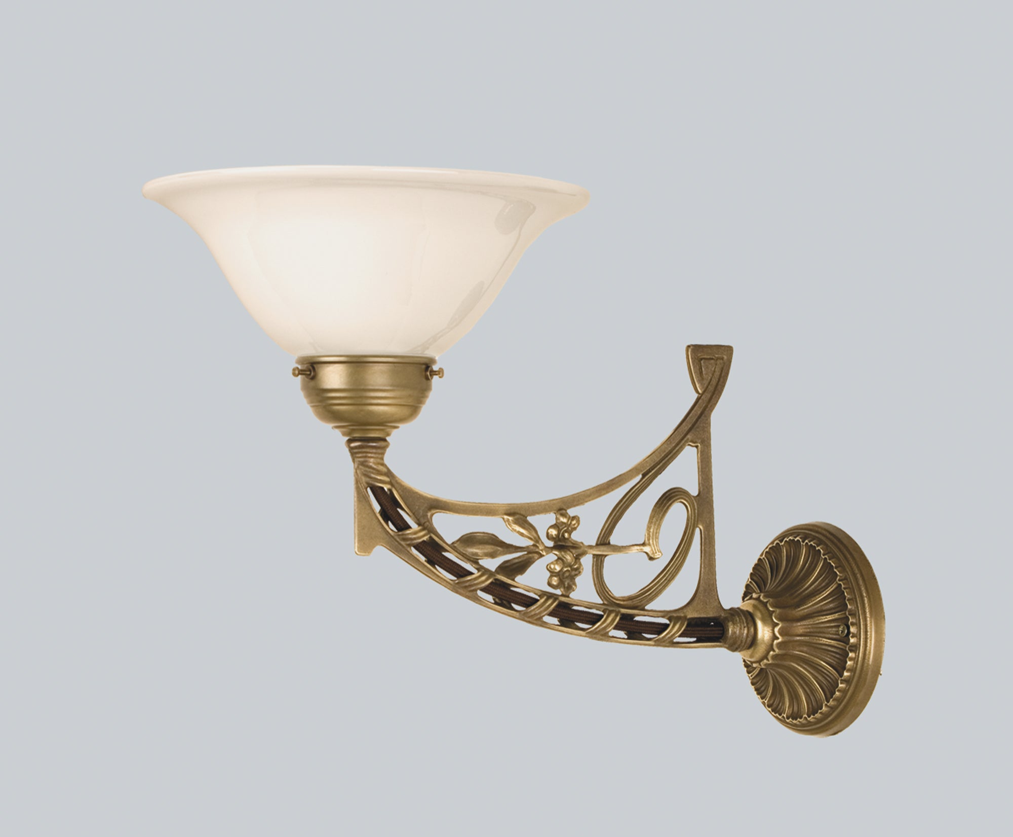 Sienas lampa ar lauru lapām