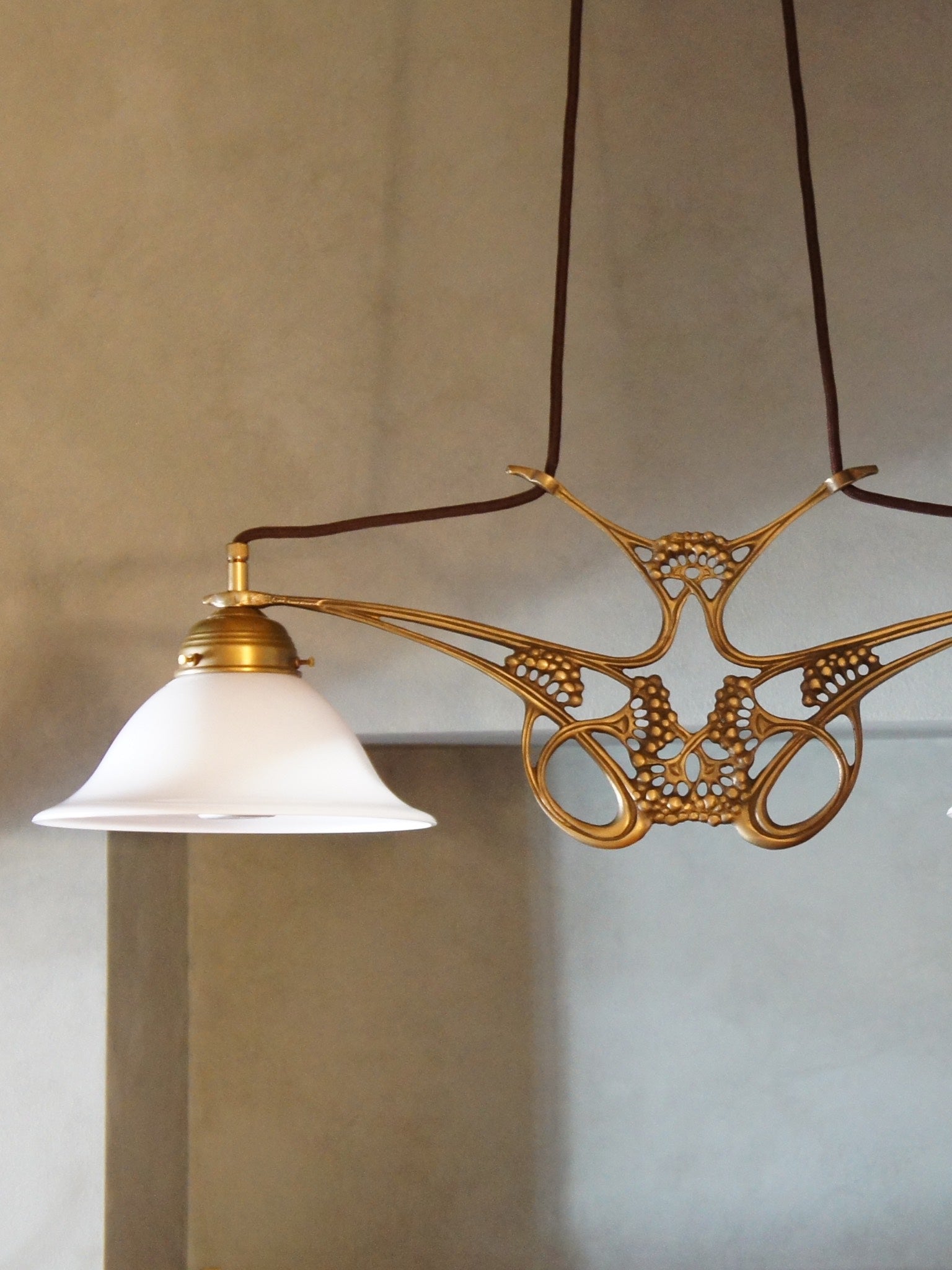 Airy Ceiling Lamp with Herbal Motif