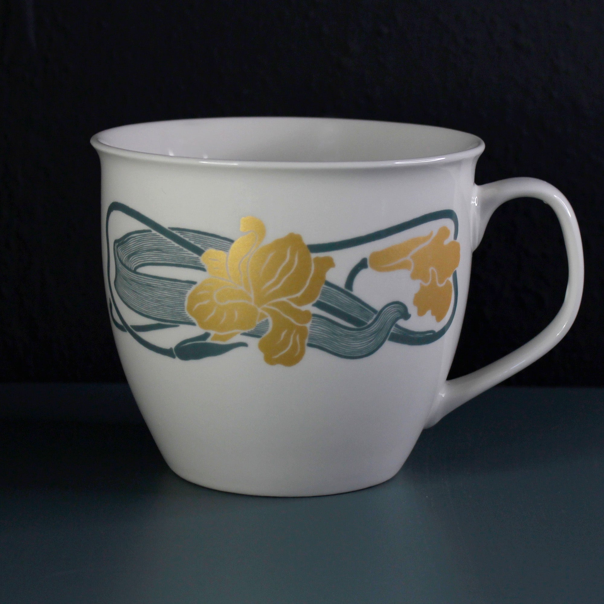 Porcelain mug - Iris