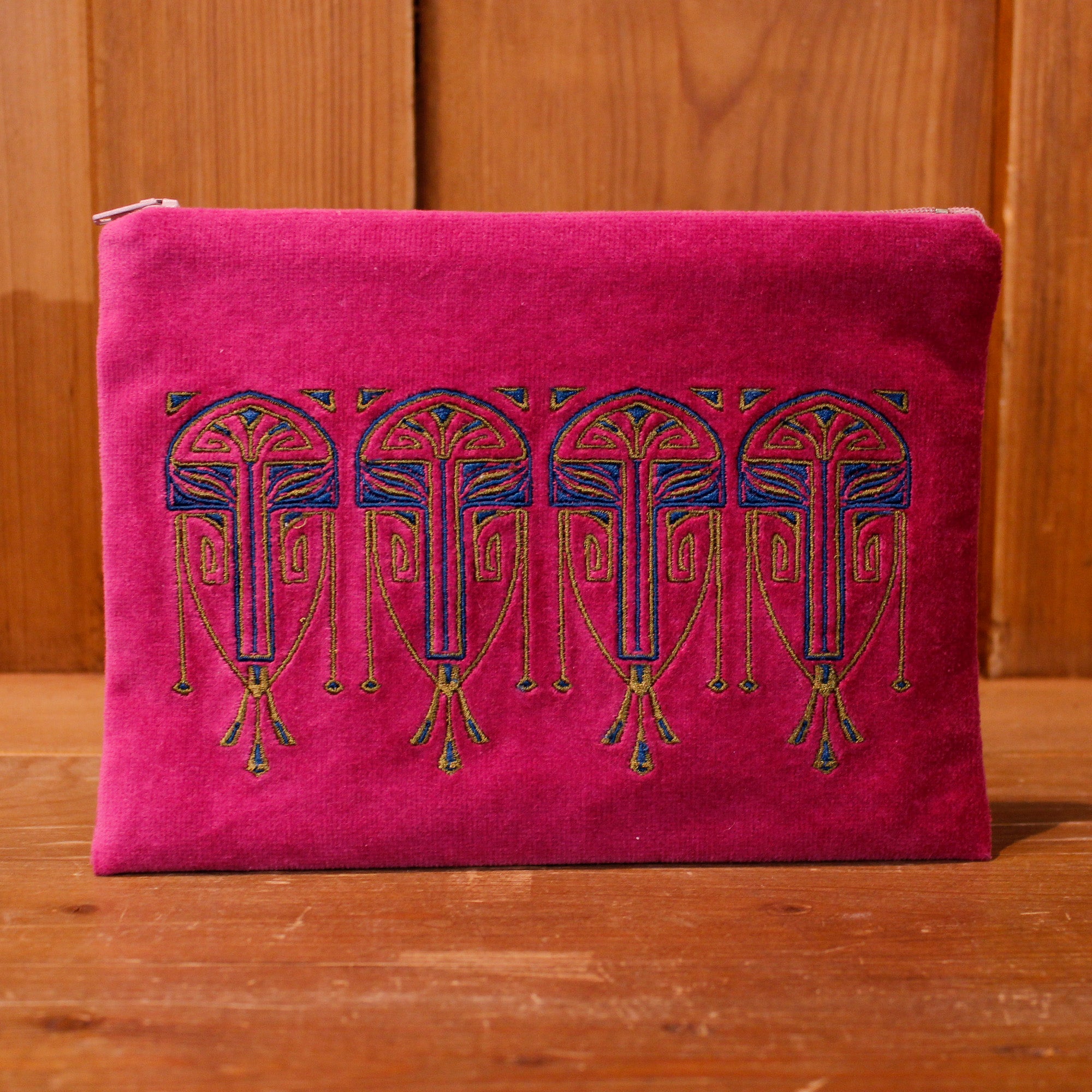 EMBROIDERED COSMETIC BAG PINK