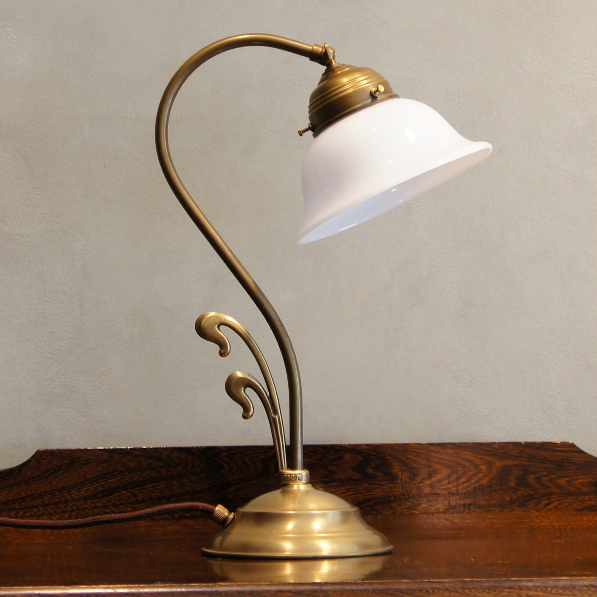 Table Lamp with a Curve